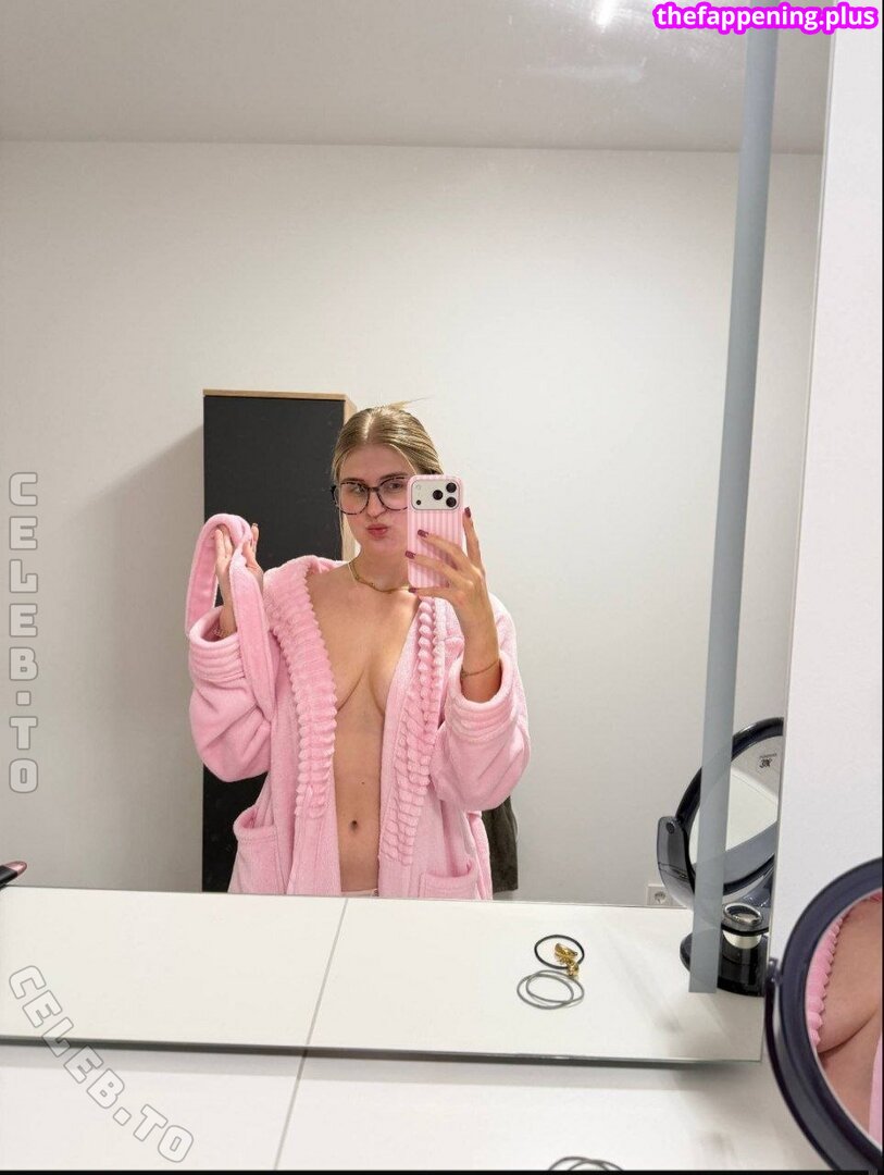 Lolobe/ leaked private content
