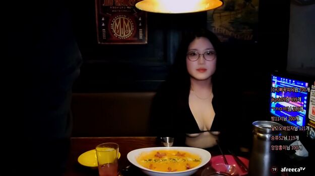 Zia kwon/ leaked private content