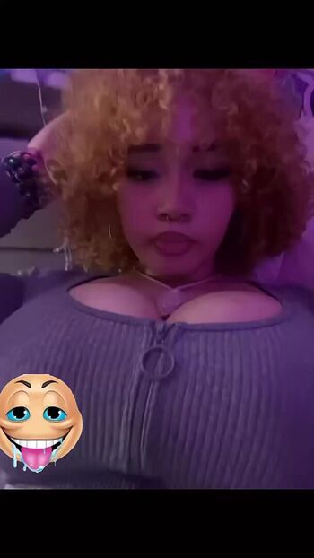 Kiracherrys/ leaked private content