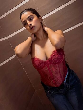 Suhana khan leaked private content