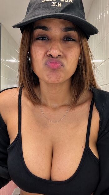 Suhana khan leaked private content