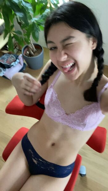 Realllyjen leaked private content