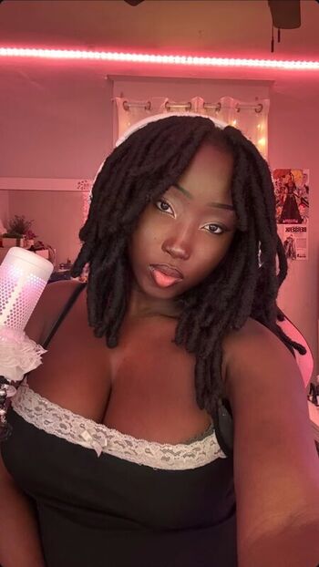 Juicybabiixoxo/ leaked private content